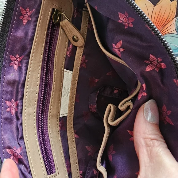 Anuschka Hand-Painted Leather Covertible Crossbody/Backpack - Picture 4 of 10